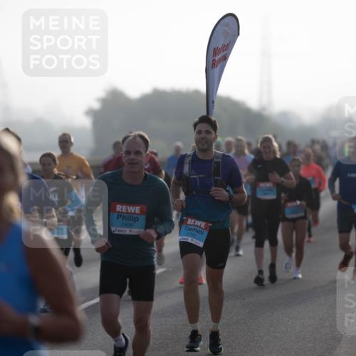 03.10.2026 - Köhlbrandbrückenlauf Michael Strokosch http://msf.ph/oto/10803911 03.10.2026 09:18:34 Position 3 2406, 3700 meine-sportfotos.de