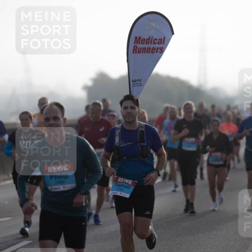 03.10.2026 - Köhlbrandbrückenlauf Michael Strokosch http://msf.ph/oto/10803914 03.10.2026 09:18:35 Position 3 2406, 3700 meine-sportfotos.de
