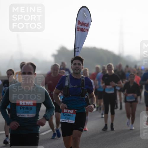 03.10.2026 - Köhlbrandbrückenlauf Michael Strokosch http://msf.ph/oto/10803915 03.10.2026 09:18:35 Position 3 3, 2406, 3700 meine-sportfotos.de