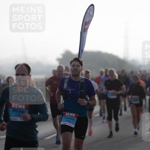 03.10.2026 - Köhlbrandbrückenlauf Michael Strokosch http://msf.ph/oto/10803916 03.10.2026 09:18:35 Position 3 2402, 3700 meine-sportfotos.de