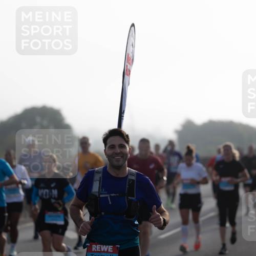 03.10.2026 - Köhlbrandbrückenlauf Michael Strokosch http://msf.ph/oto/10803921 03.10.2026 09:18:37 Position 3  meine-sportfotos.de