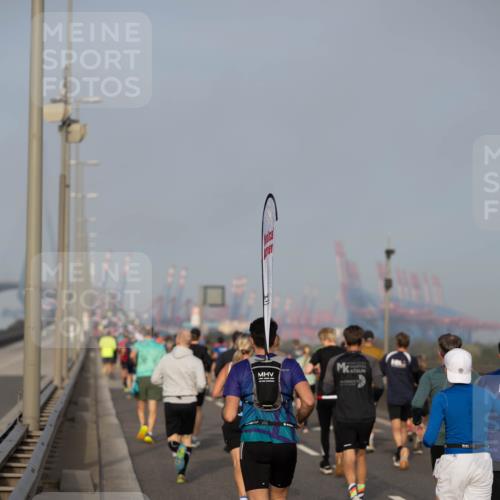 03.10.2026 - Köhlbrandbrückenlauf Michael Strokosch http://msf.ph/oto/10803931 03.10.2026 09:18:44 Position 3  meine-sportfotos.de