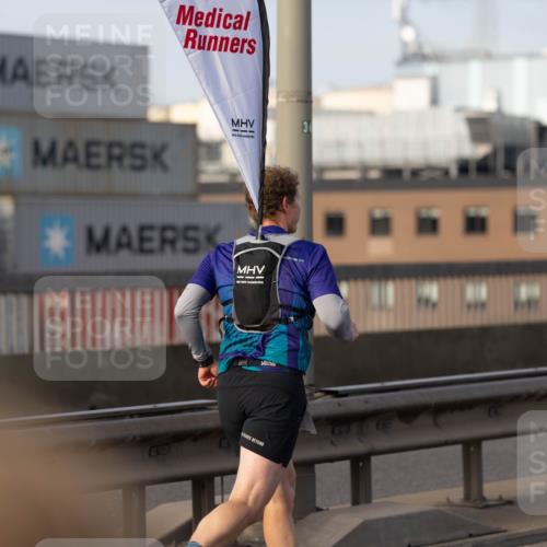 03.10.2026 - Köhlbrandbrückenlauf Michael Strokosch http://msf.ph/oto/10803948 03.10.2026 09:19:19 Position 3 111 meine-sportfotos.de