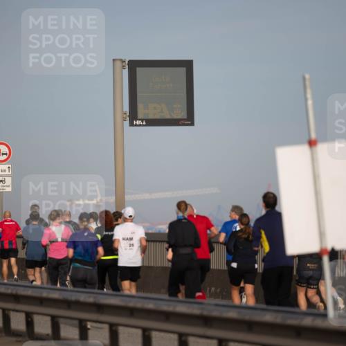 03.10.2026 - Köhlbrandbrückenlauf Michael Strokosch http://msf.ph/oto/10803976 03.10.2026 09:22:02 Position 3 12, 1 meine-sportfotos.de