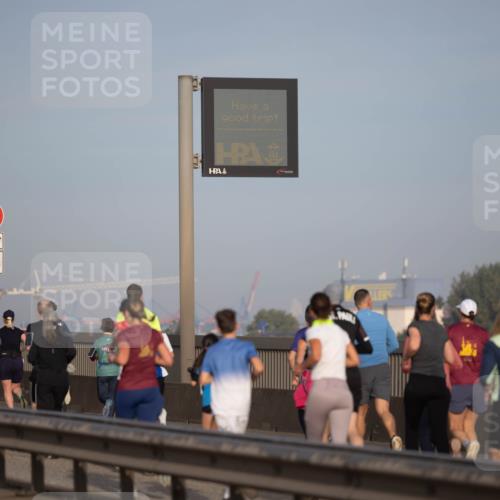 03.10.2026 - Köhlbrandbrückenlauf Michael Strokosch http://msf.ph/oto/10803978 03.10.2026 09:22:12 Position 3 12 meine-sportfotos.de