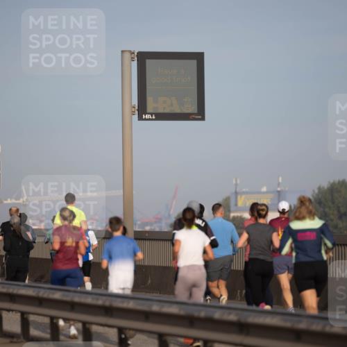 03.10.2026 - Köhlbrandbrückenlauf Michael Strokosch http://msf.ph/oto/10803979 03.10.2026 09:22:13 Position 3 12, 1 meine-sportfotos.de