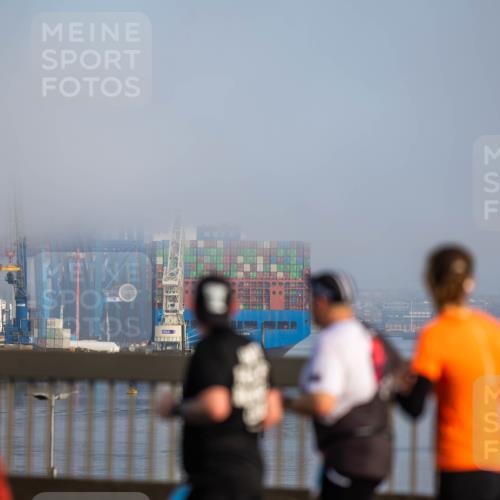 03.10.2026 - Köhlbrandbrückenlauf Michael Strokosch http://msf.ph/oto/10803982 03.10.2026 09:22:22 Position 3  meine-sportfotos.de
