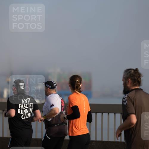 03.10.2026 - Köhlbrandbrückenlauf Michael Strokosch http://msf.ph/oto/10803983 03.10.2026 09:22:22 Position 3  meine-sportfotos.de