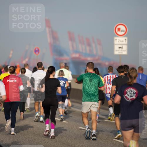 03.10.2026 - Köhlbrandbrückenlauf Michael Strokosch http://msf.ph/oto/10803993 03.10.2026 09:22:56 Position 3 12, 1 meine-sportfotos.de