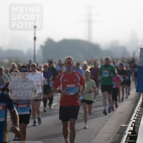 03.10.2026 - Köhlbrandbrückenlauf Michael Strokosch http://msf.ph/oto/10804008 03.10.2026 09:23:59 Position 3 2781, 2971, 9 meine-sportfotos.de