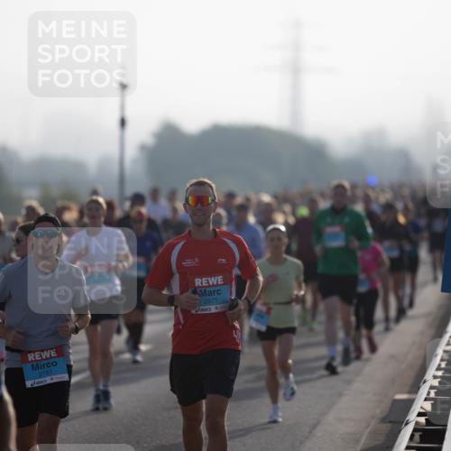 03.10.2026 - Köhlbrandbrückenlauf Michael Strokosch http://msf.ph/oto/10804010 03.10.2026 09:23:59 Position 3 2781, 2971, 9 meine-sportfotos.de