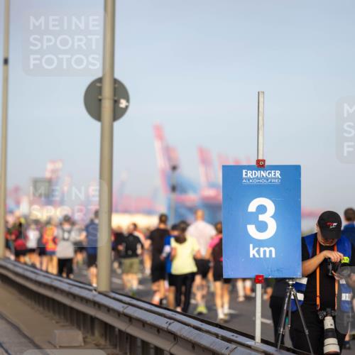 03.10.2026 - Köhlbrandbrückenlauf Michael Strokosch http://msf.ph/oto/10804050 03.10.2026 09:27:33 Position 3 3 meine-sportfotos.de
