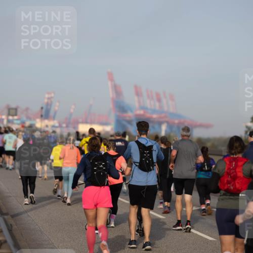 03.10.2026 - Köhlbrandbrückenlauf Michael Strokosch http://msf.ph/oto/10804059 03.10.2026 09:28:39 Position 3  meine-sportfotos.de