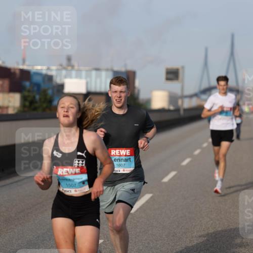 03.10.2026 - Köhlbrandbrückenlauf Michael Strokosch http://msf.ph/oto/10804063 03.10.2026 09:40:24 Position 3 1507, 1607 meine-sportfotos.de