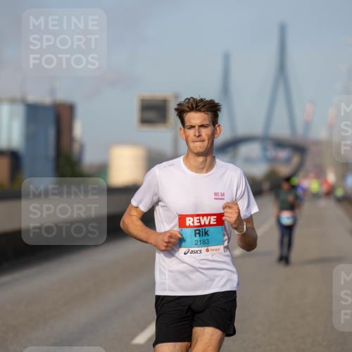 03.10.2026 - Köhlbrandbrückenlauf Michael Strokosch http://msf.ph/oto/10804064 03.10.2026 09:40:26 Position 3 94, 2183 meine-sportfotos.de