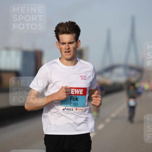 03.10.2026 - Köhlbrandbrückenlauf Michael Strokosch http://msf.ph/oto/10804066 03.10.2026 09:40:26 Position 3 94, 2183 meine-sportfotos.de