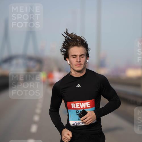 03.10.2026 - Köhlbrandbrückenlauf Michael Strokosch http://msf.ph/oto/10804078 03.10.2026 09:40:41 Position 3  meine-sportfotos.de