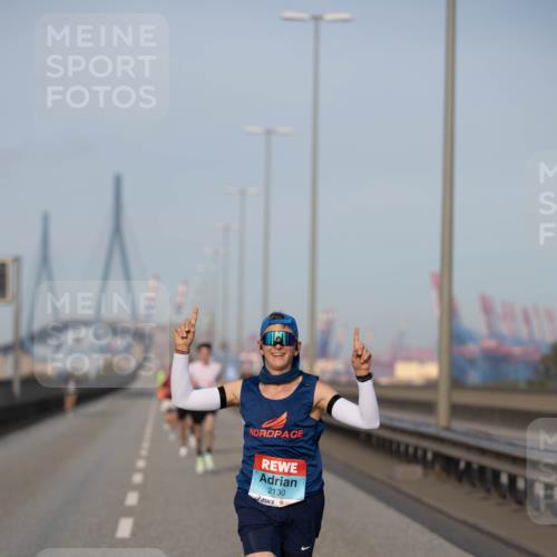 03.10.2026 - Köhlbrandbrückenlauf Michael Strokosch http://msf.ph/oto/10804082 03.10.2026 09:40:47 Position 3 2130 meine-sportfotos.de