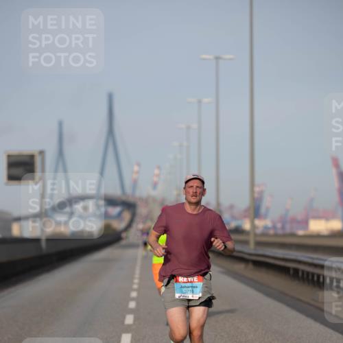 03.10.2026 - Köhlbrandbrückenlauf Michael Strokosch http://msf.ph/oto/10804089 03.10.2026 09:41:08 Position 3 3710 meine-sportfotos.de