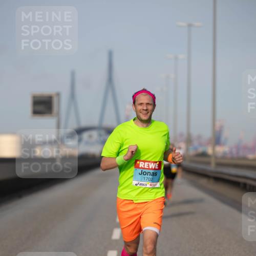 03.10.2026 - Köhlbrandbrückenlauf Michael Strokosch http://msf.ph/oto/10804097 03.10.2026 09:41:12 Position 3 1702 meine-sportfotos.de