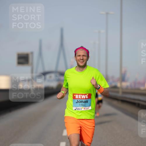 03.10.2026 - Köhlbrandbrückenlauf Michael Strokosch http://msf.ph/oto/10804098 03.10.2026 09:41:12 Position 3 1702 meine-sportfotos.de
