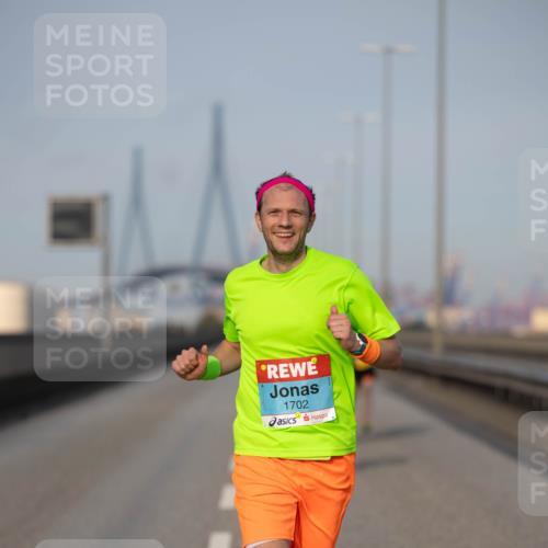 03.10.2026 - Köhlbrandbrückenlauf Michael Strokosch http://msf.ph/oto/10804099 03.10.2026 09:41:12 Position 3 1702 meine-sportfotos.de