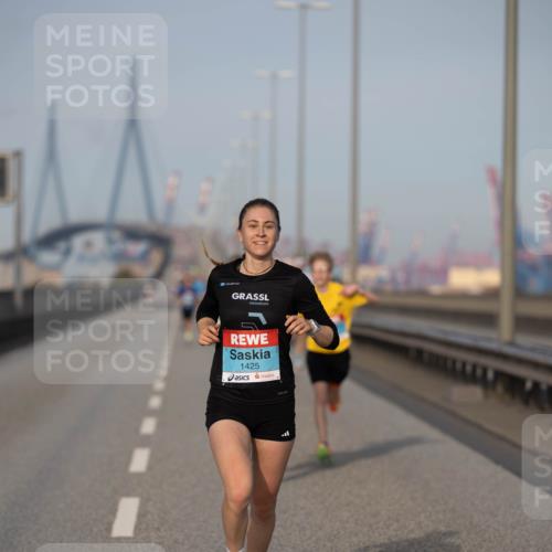03.10.2026 - Köhlbrandbrückenlauf Michael Strokosch http://msf.ph/oto/10804101 03.10.2026 09:41:16 Position 3 1425 meine-sportfotos.de
