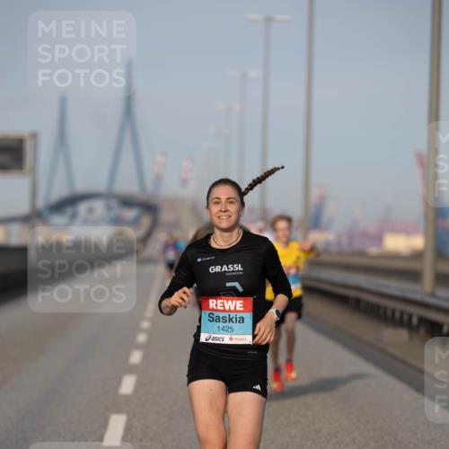 03.10.2026 - Köhlbrandbrückenlauf Michael Strokosch http://msf.ph/oto/10804102 03.10.2026 09:41:16 Position 3 1425 meine-sportfotos.de