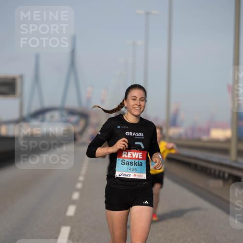 03.10.2026 - Köhlbrandbrückenlauf Michael Strokosch http://msf.ph/oto/10804103 03.10.2026 09:41:16 Position 3 1425 meine-sportfotos.de