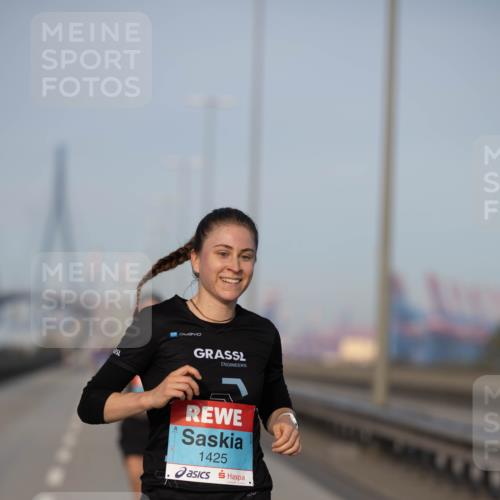 03.10.2026 - Köhlbrandbrückenlauf Michael Strokosch http://msf.ph/oto/10804106 03.10.2026 09:41:17 Position 3 0, 1425 meine-sportfotos.de