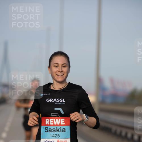 03.10.2026 - Köhlbrandbrückenlauf Michael Strokosch http://msf.ph/oto/10804107 03.10.2026 09:41:17 Position 3 1425 meine-sportfotos.de