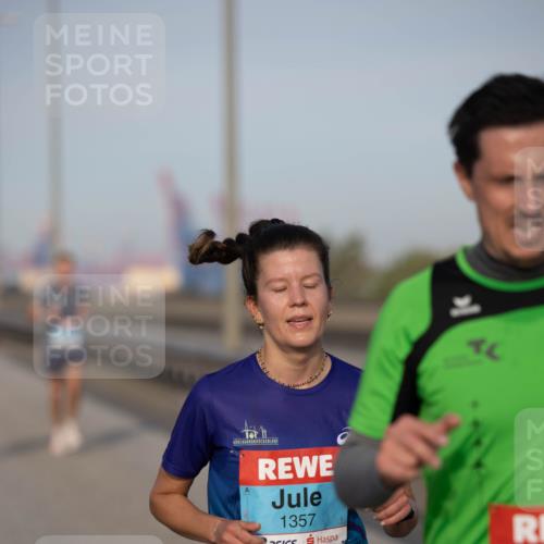 03.10.2026 - Köhlbrandbrückenlauf Michael Strokosch http://msf.ph/oto/10804110 03.10.2026 09:41:27 Position 3 1357 meine-sportfotos.de
