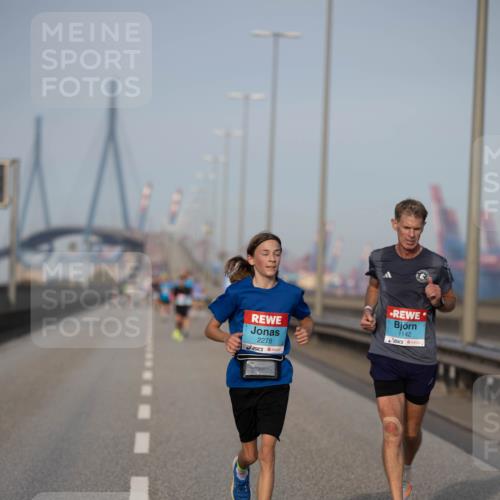 03.10.2026 - Köhlbrandbrückenlauf Michael Strokosch http://msf.ph/oto/10804114 03.10.2026 09:41:30 Position 3 2278, 1142 meine-sportfotos.de