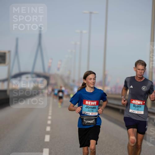03.10.2026 - Köhlbrandbrückenlauf Michael Strokosch http://msf.ph/oto/10804116 03.10.2026 09:41:31 Position 3 2278, 1142 meine-sportfotos.de