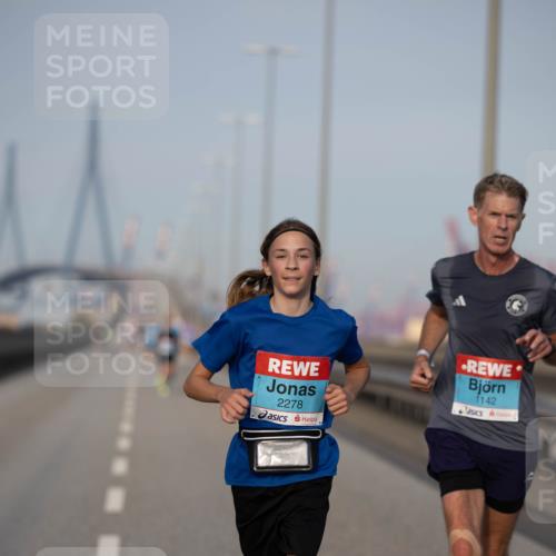 03.10.2026 - Köhlbrandbrückenlauf Michael Strokosch http://msf.ph/oto/10804119 03.10.2026 09:41:32 Position 3 2278, 1142 meine-sportfotos.de