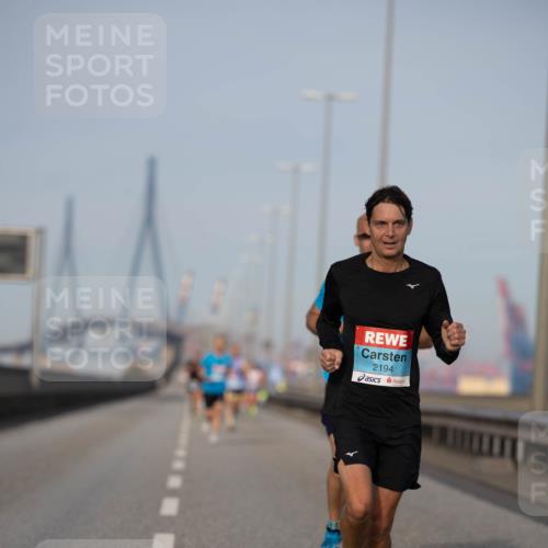 03.10.2026 - Köhlbrandbrückenlauf Michael Strokosch http://msf.ph/oto/10804127 03.10.2026 09:41:45 Position 3 2194 meine-sportfotos.de