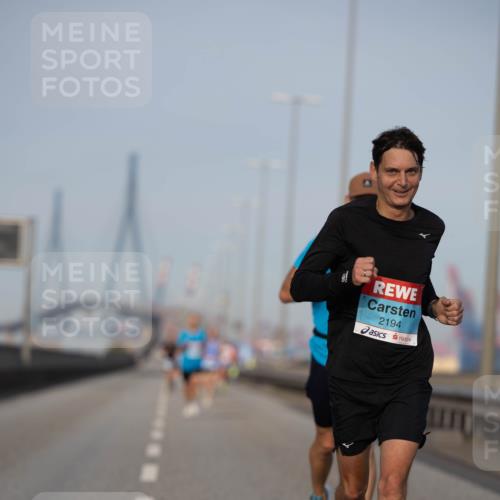03.10.2026 - Köhlbrandbrückenlauf Michael Strokosch http://msf.ph/oto/10804129 03.10.2026 09:41:46 Position 3 2194 meine-sportfotos.de