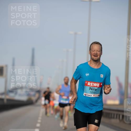 03.10.2026 - Köhlbrandbrückenlauf Michael Strokosch http://msf.ph/oto/10804136 03.10.2026 09:41:55 Position 3 1259 meine-sportfotos.de