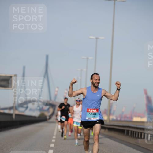 03.10.2026 - Köhlbrandbrückenlauf Michael Strokosch http://msf.ph/oto/10804140 03.10.2026 09:41:57 Position 3 2149 meine-sportfotos.de