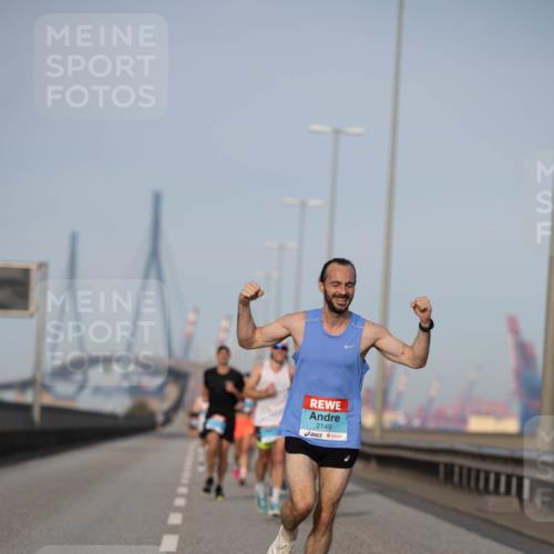 03.10.2026 - Köhlbrandbrückenlauf Michael Strokosch http://msf.ph/oto/10804141 03.10.2026 09:41:57 Position 3 2149 meine-sportfotos.de