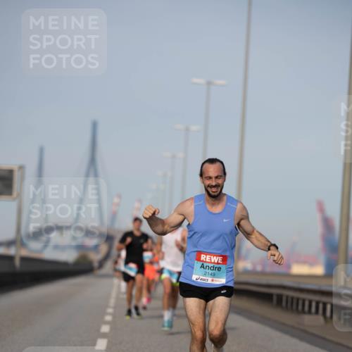 03.10.2026 - Köhlbrandbrückenlauf Michael Strokosch http://msf.ph/oto/10804142 03.10.2026 09:41:57 Position 3 2149 meine-sportfotos.de