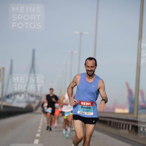 03.10.2026 - Köhlbrandbrückenlauf Michael Strokosch http://msf.ph/oto/10804143 03.10.2026 09:41:58 Position 3 2149 meine-sportfotos.de
