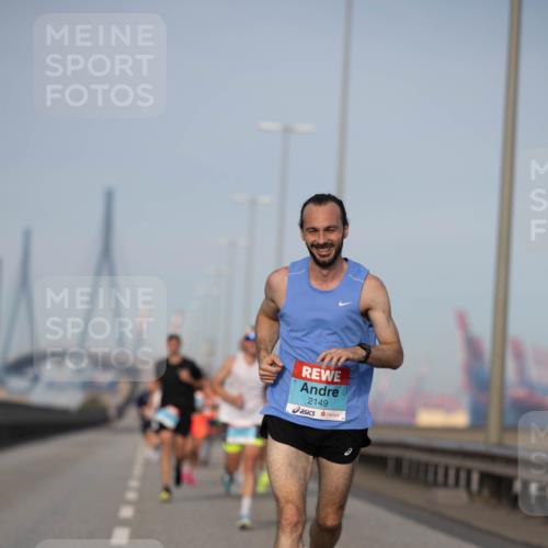 03.10.2026 - Köhlbrandbrückenlauf Michael Strokosch http://msf.ph/oto/10804144 03.10.2026 09:41:58 Position 3 2149 meine-sportfotos.de
