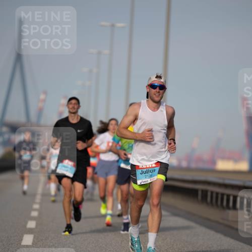 03.10.2026 - Köhlbrandbrückenlauf Michael Strokosch http://msf.ph/oto/10804145 03.10.2026 09:42:00 Position 3 2108 meine-sportfotos.de