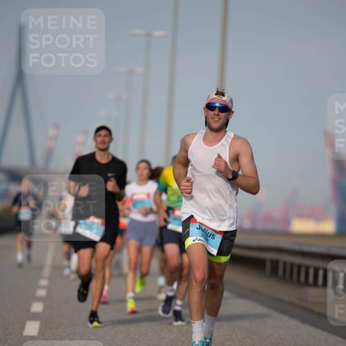 03.10.2026 - Köhlbrandbrückenlauf Michael Strokosch http://msf.ph/oto/10804146 03.10.2026 09:42:00 Position 3  meine-sportfotos.de