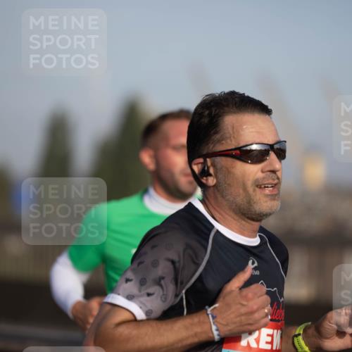 03.10.2026 - Köhlbrandbrückenlauf Michael Strokosch http://msf.ph/oto/10804161 03.10.2026 09:42:40 Position 3  meine-sportfotos.de