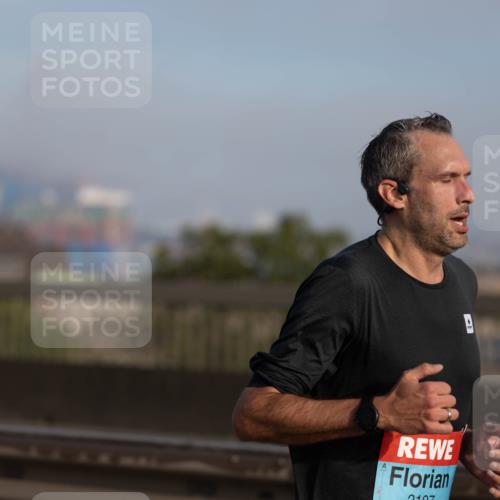 03.10.2026 - Köhlbrandbrückenlauf Michael Strokosch http://msf.ph/oto/10804163 03.10.2026 09:42:49 Position 3 2107 meine-sportfotos.de