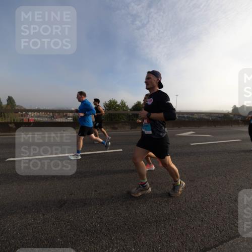 03.10.2026 - Köhlbrandbrückenlauf Michael Strokosch http://msf.ph/oto/10805883 03.10.2026 09:17:49 Position 3  meine-sportfotos.de