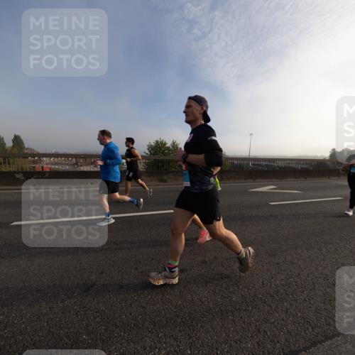 03.10.2026 - Köhlbrandbrückenlauf Michael Strokosch http://msf.ph/oto/10805884 03.10.2026 09:17:49 Position 3  meine-sportfotos.de