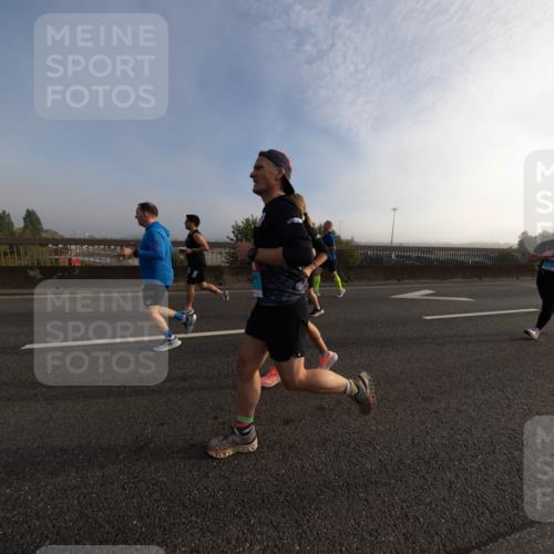 03.10.2026 - Köhlbrandbrückenlauf Michael Strokosch http://msf.ph/oto/10805885 03.10.2026 09:17:49 Position 3  meine-sportfotos.de